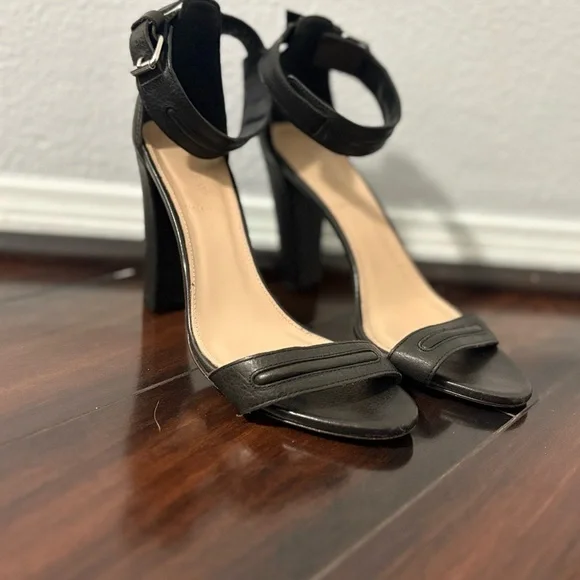 J Crew Sleek Black Chunky Heel Sandals with Ankle Strap​​ - Picture 2 of 10